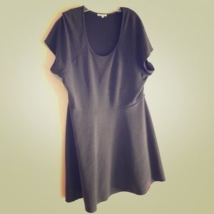 Short sleeved dark gray textured dress